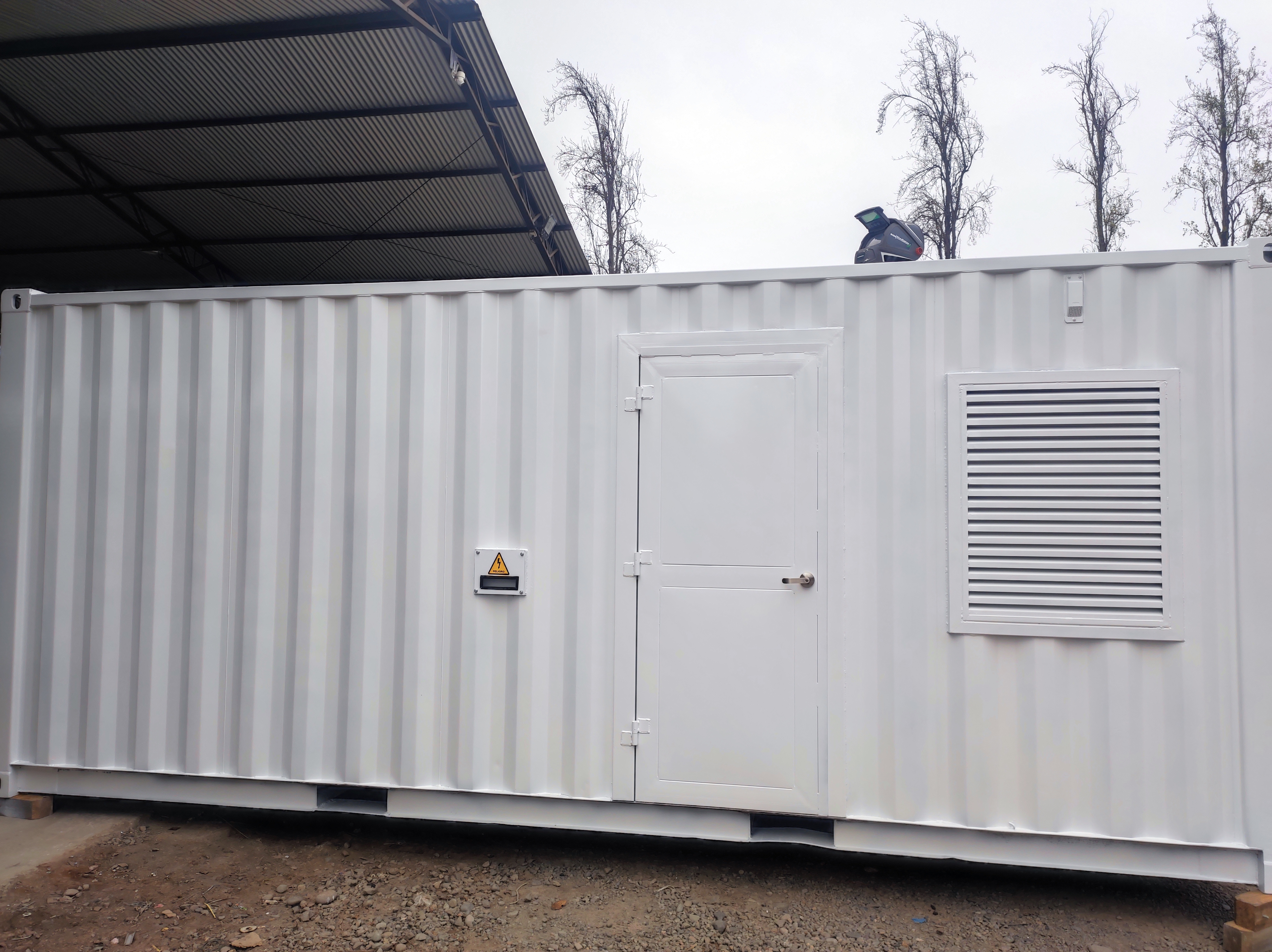 Sala eléctrica con generador